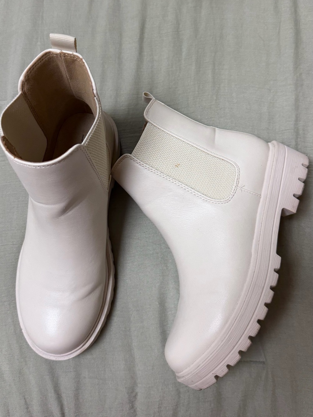 Women’s Chunky Chelsea Ankle Boots in Light Cream